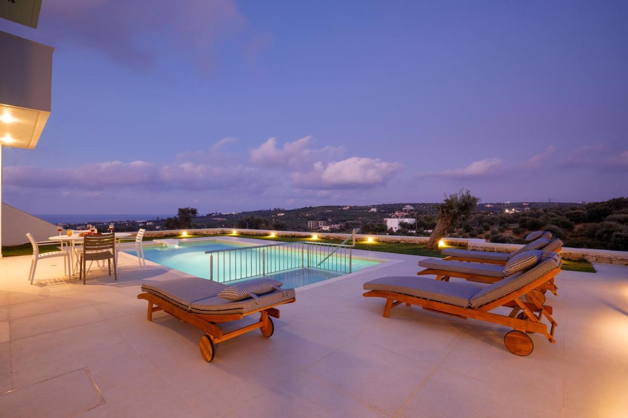 Apartment Tilio - New Apartment With Private Pool 1400M From The Beach Resmo Dış mekan fotoğraf